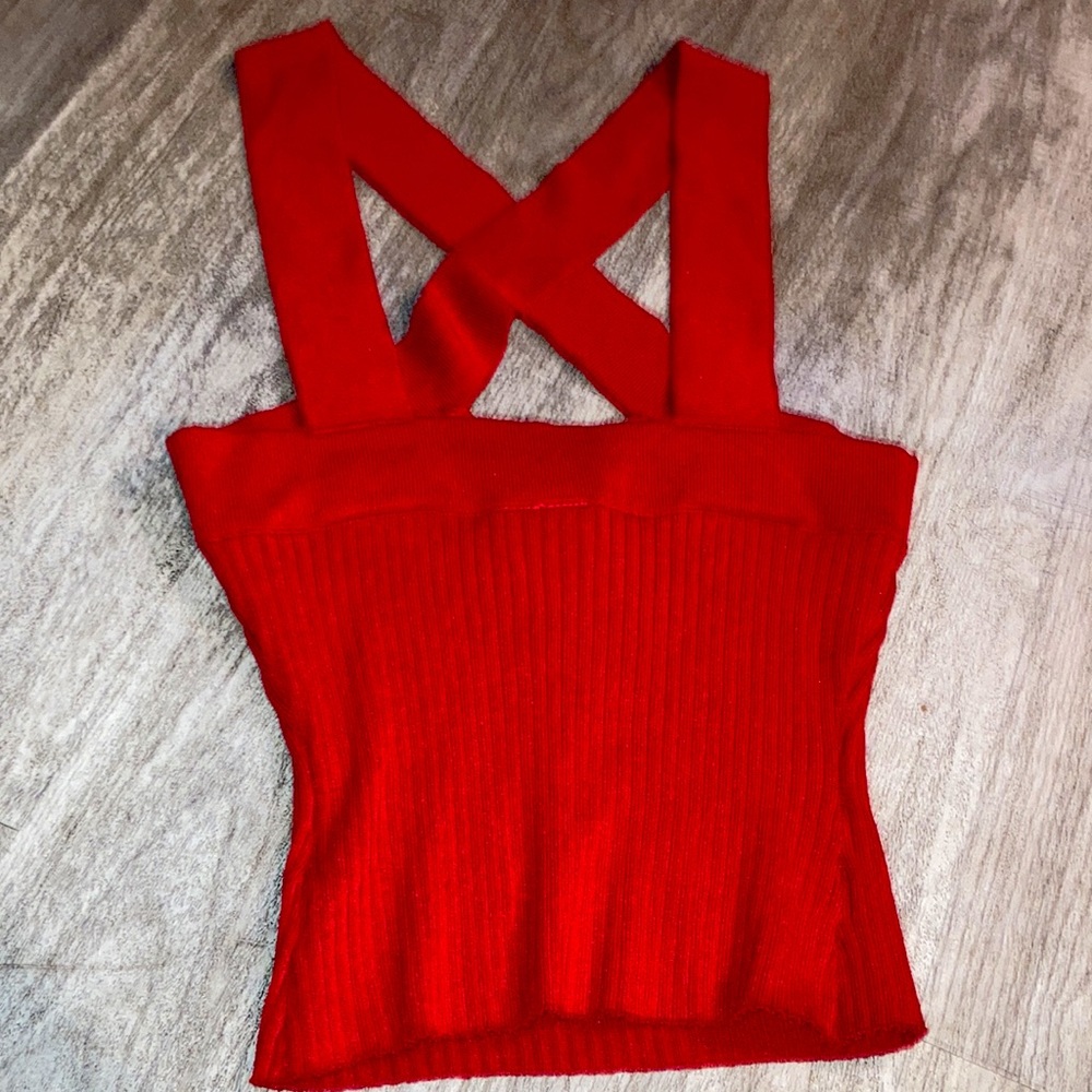 Red Ribbed Halter - Picture 2 of 3
